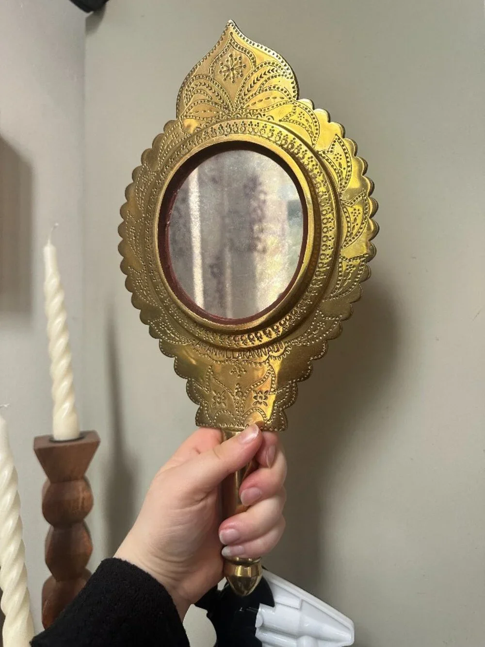 Aranmula Kannadi Metal Handheld Vanity Mirror